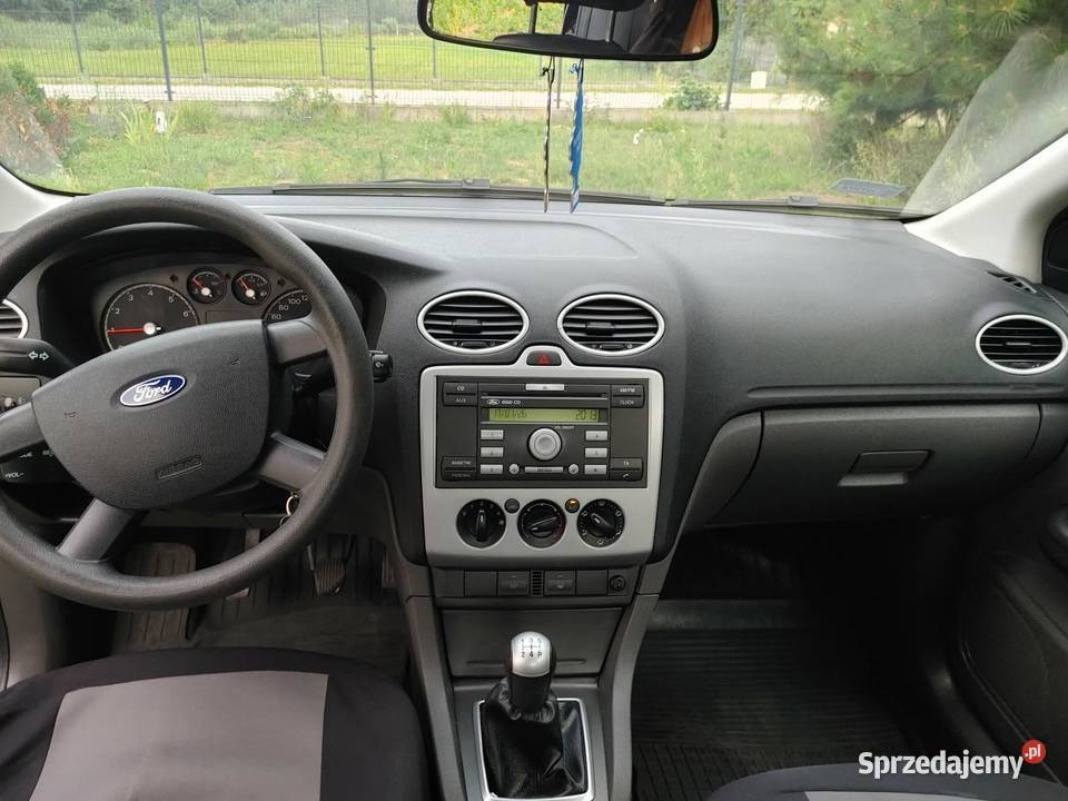 Ford Focus 16 benzyna 2005 długie opłaty