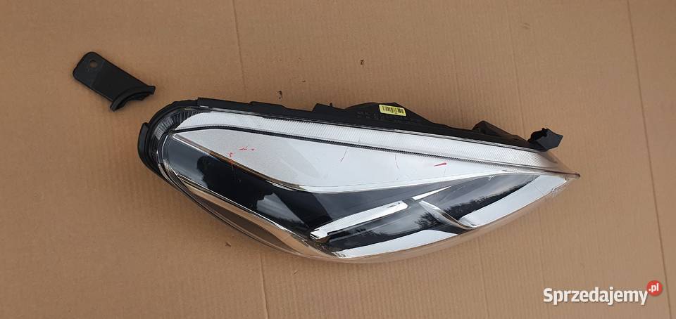 FORD FIESTA MK8 REFLEKTOR PRAWY LAMPA PRAWA Trzciel