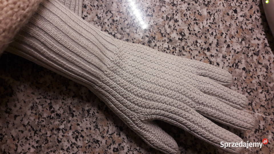 Rękawiczki jasne damskie z dzianiny Głuchołazy sprzedam