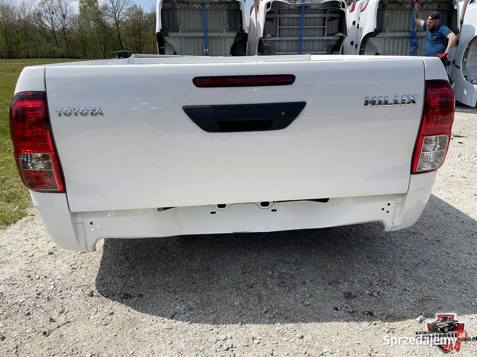 FABRYCZNA PAKA TOYOTA HILUX 15 kabiny Skrzynia Pasłęk