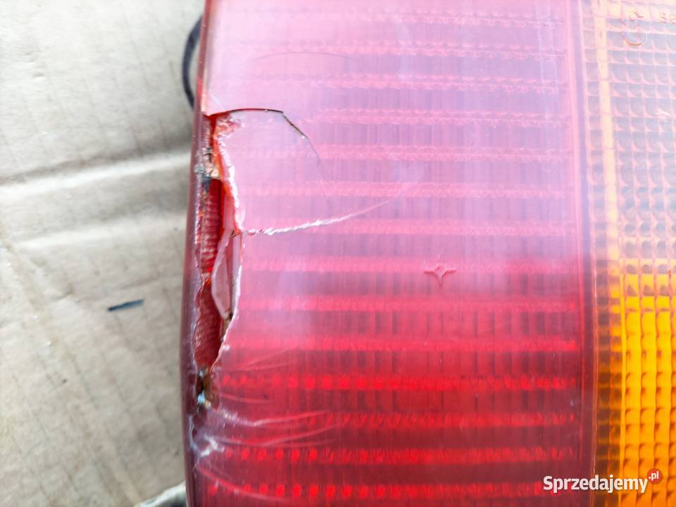 AUDI 80 B3 80B3 LAMPA TYŁ TYLNA PRAWA BŁOTNIK Kamień-Kolonia