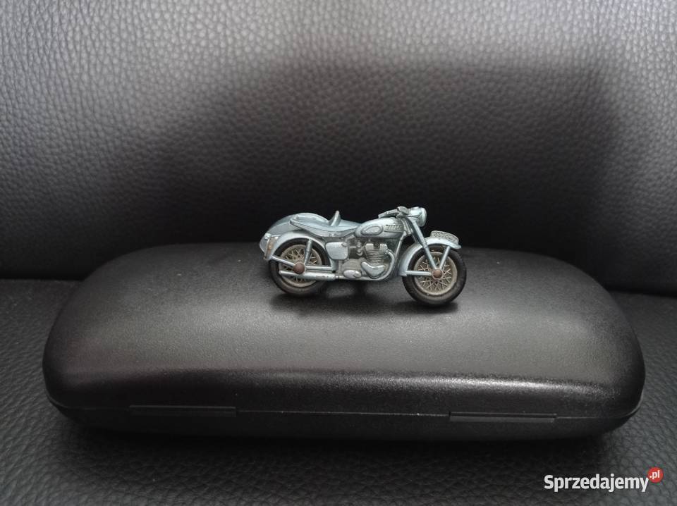 Kolekcjonerski motor Triumph by Lesney Warszawa