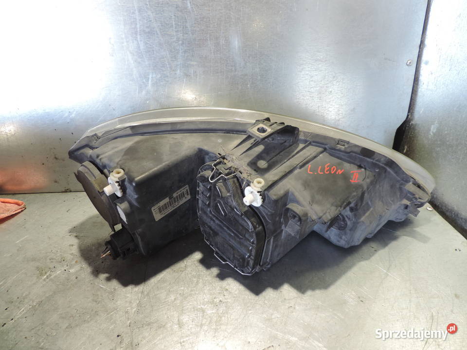 SEAT LEON 2 II REFLEKTOR LAMPA LEWY PRZÓD lewe Lampy przednie