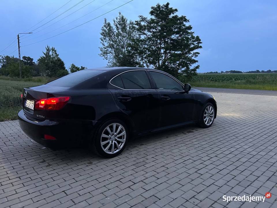 Lexus is 220d zadbany nieuszkodzony sprzedam