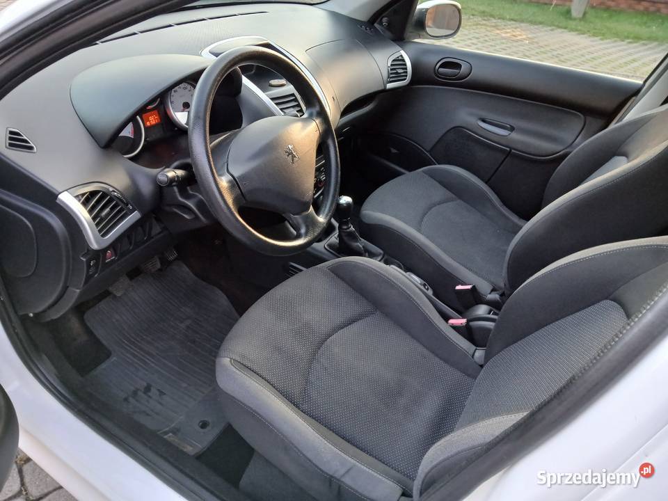 Peugeot 206 PLUS 14 Benzyna Rok produkcji 2010 206 plus Ostrowiec Świętokrzyski sprzedam
