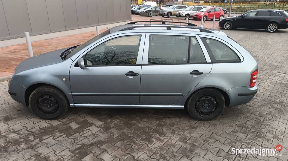 Skoda Fabia 14 16V 75 koni 2003 LPG na 9 lat Bielawa sprzedam