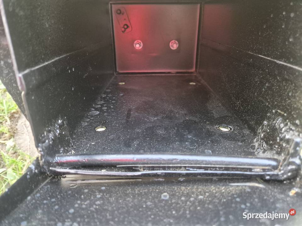 Skrzynka narzędziowa Ursus C330 Części i osprzęt rolniczy Bucze