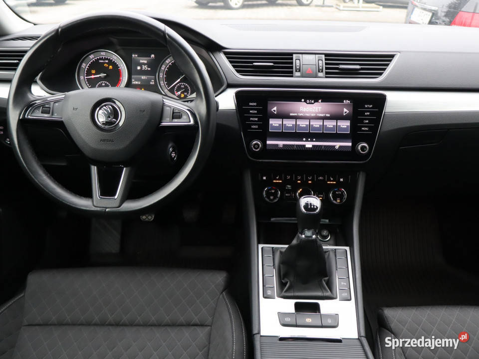 Skoda Superb 15 TSI światła do jazdy dziennej Motoryzacja Katowice