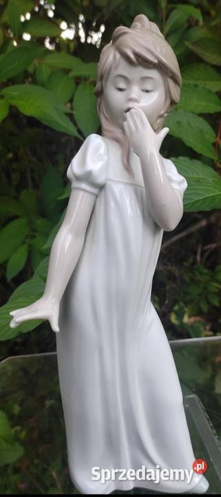 Figurka NAO z 1992 roku autorstwa Lladro Porcelana i szkło Pabianice