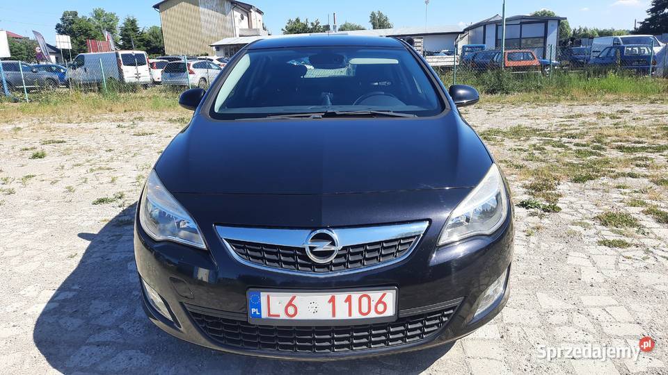 Opel Astra 14 Turbo 140 2011 r Zadbana Opłacona