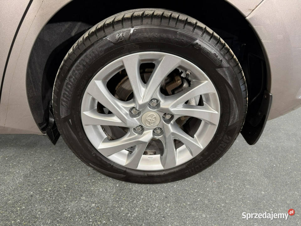 Toyota Auris 16 132 M6 20152016 r salon przebieg ESP Myślenice