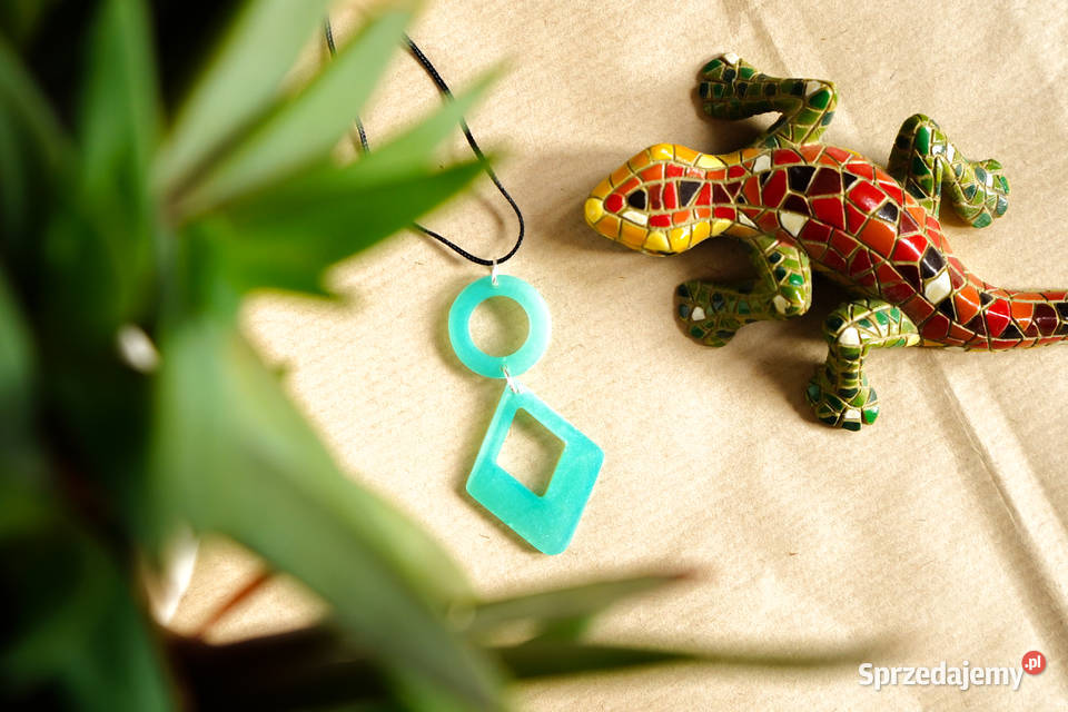 Turkusowy wisiorek kółko i romb świecące w Zegarki i Biżuteria Warszawa