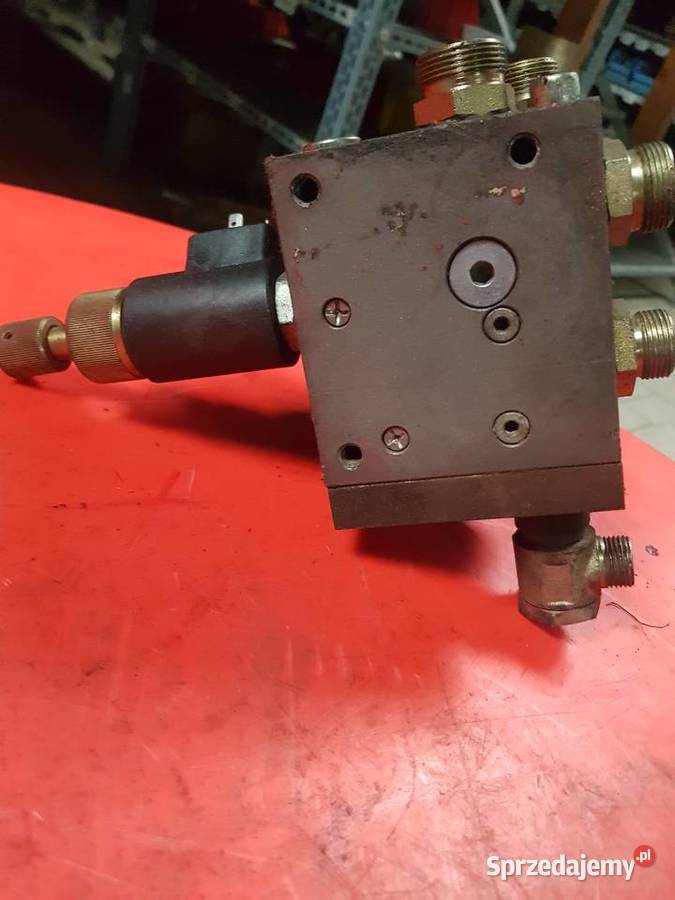 Rozdzielacz hydrauliczny BOSCH sprzedam