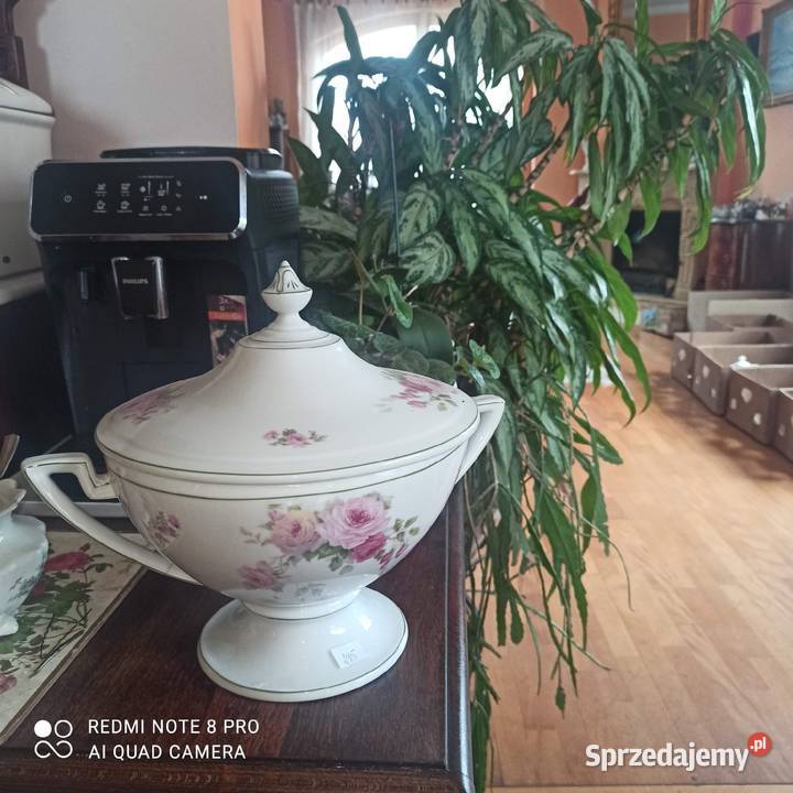 Waza Art Deco na stopie z pokrywką
Sygnowana Gdańsk