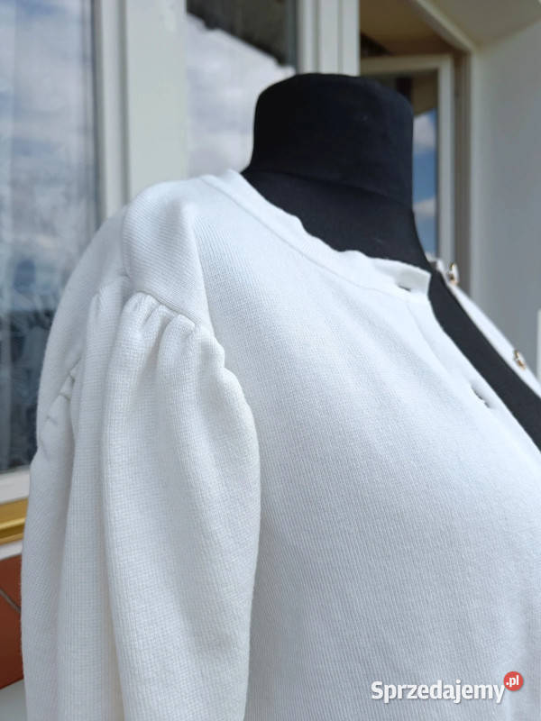 Biały sweterek z perłowymi guziczkami r XL Dąbrowica