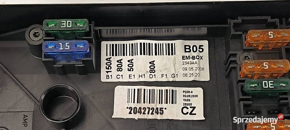 SKRZYNKA BEZPIECZNIKÓW VOLKSWAGEN GOLF V Lipno