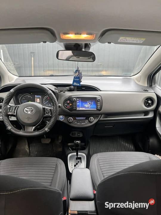 Toyota Yaris Hybrid 100 Premium 2018 ECvt Navi automatyczna Będzin
