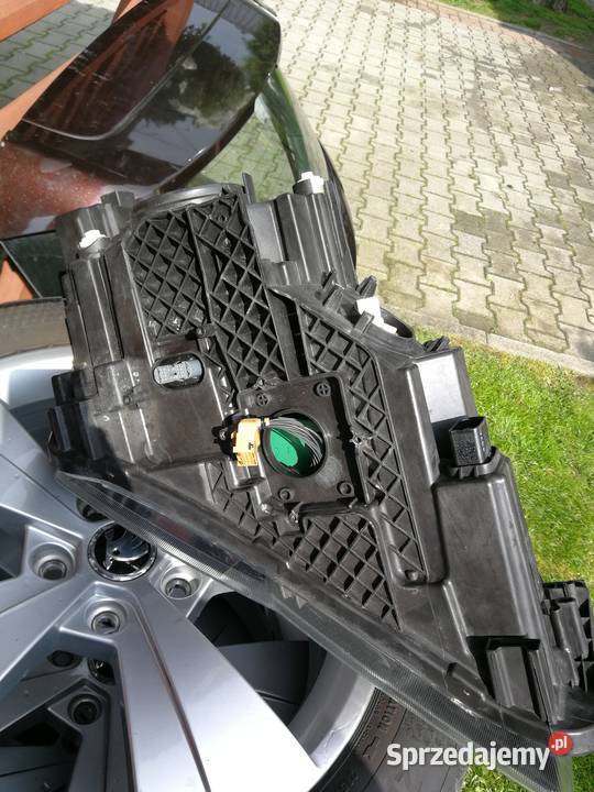 Lampa lewa skoda superb III 2018