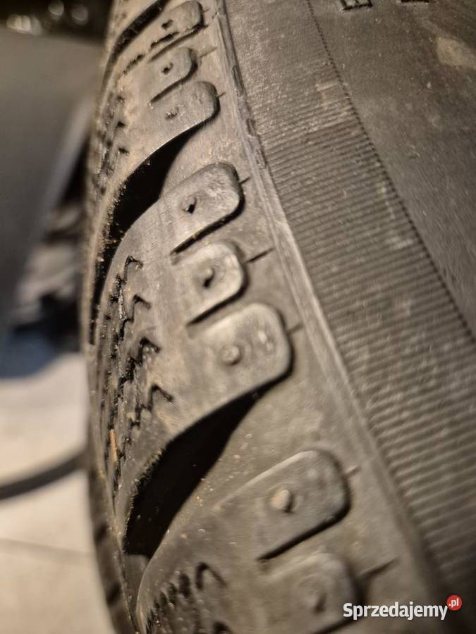 Opony zimowe Pirelli 21565 r16 Gnieżdżewo