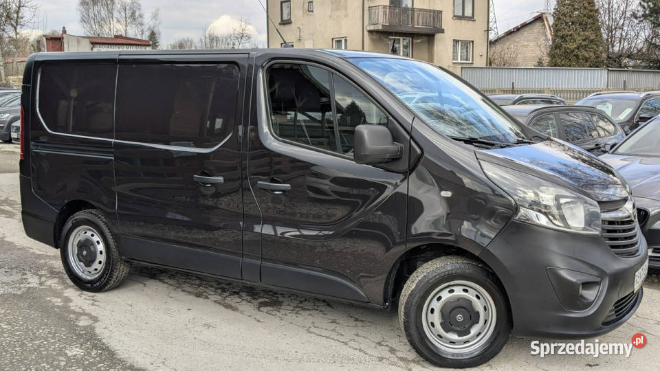 Opel Vivaro 16D145Ciężarowy BUS 3Osoby VAT marża Częstochowa