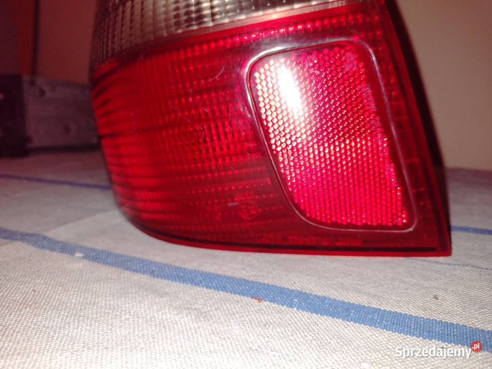 Sprzedam lampa tylna Mitsu Galant kombi 2000 Oświetlenie Motoryzacja dolnośląskie Wrocław