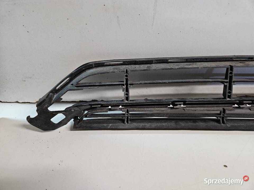 VOLVO XC90 II RDESIGN KRATKA ŚRODKOWA ZDERZAKA Międzychód