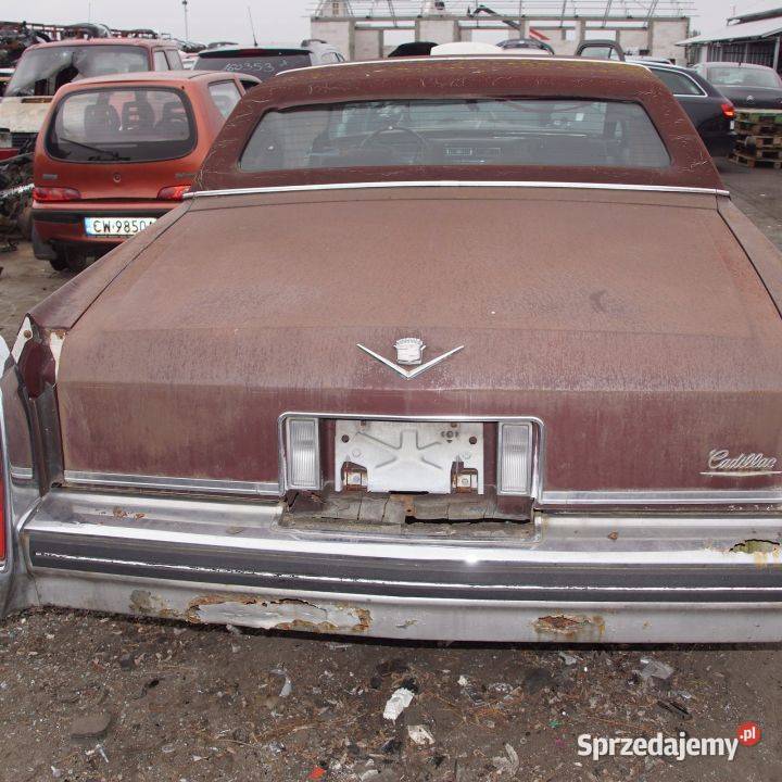 BŁOTNIK PRAWY PRZÓD CADILLAC DE VILLE 1983 Pozostałe Lipno