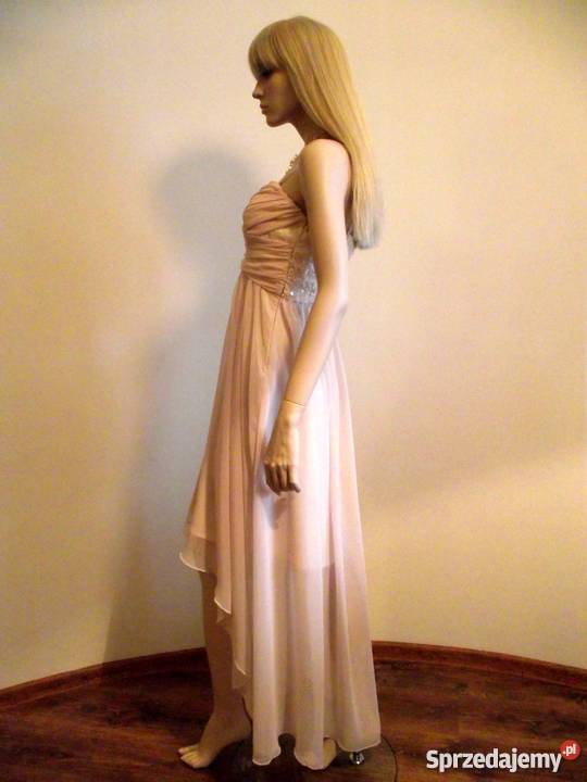 Elegancka asymetryczna sukienka na studniówkę