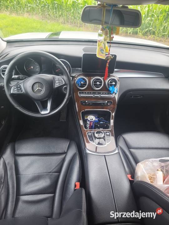 Mercedes GLC 300 radio
