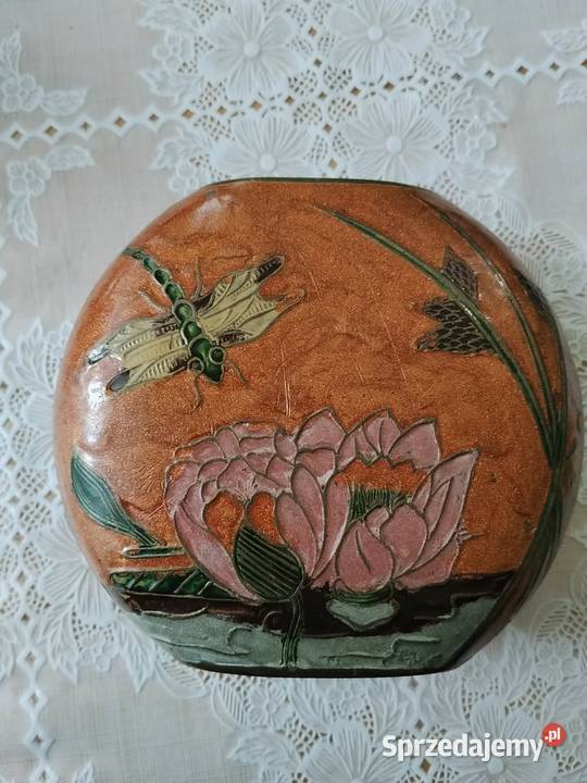 Mosiężny wazon vintage emaliowany motyw ważki i