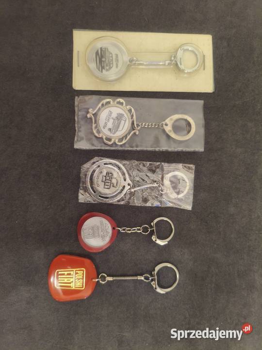 Sprzedam proporczyki breloki fiat 126p 125p 126 Dębogóra