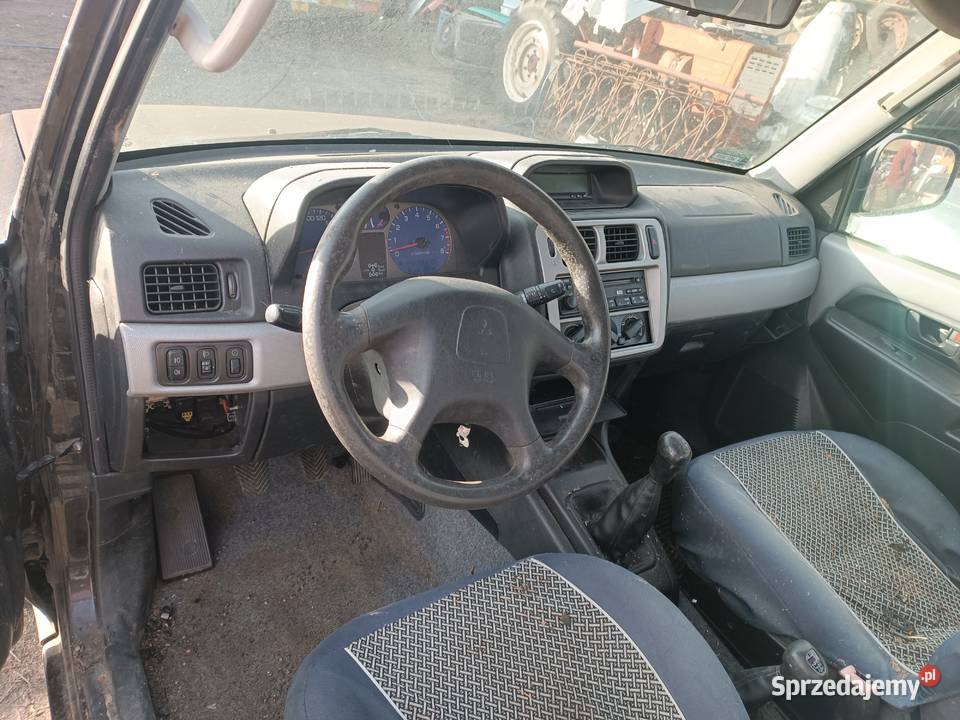 Mitsubishi Pajero Pinin 18 GDI 4x4 na graty Osieck