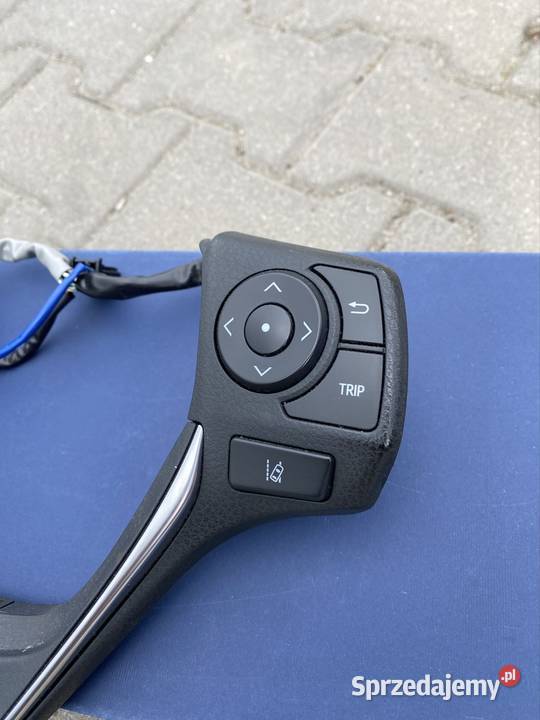 Przeciski Kierownicy Auris II Multifunkcja Warszawa