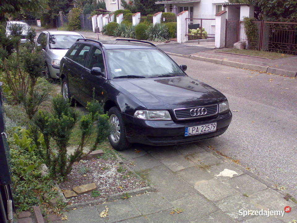 AUDI A4 16 MPI Bez rdzy FABRYCZNY LAKIER HAK Rok produkcji 1998 A4 Lublin
