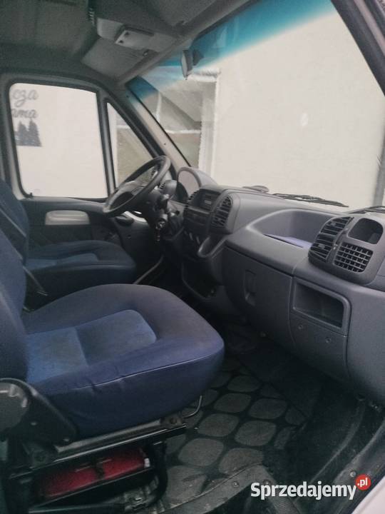 ambulans karetka Rok produkcji 2003