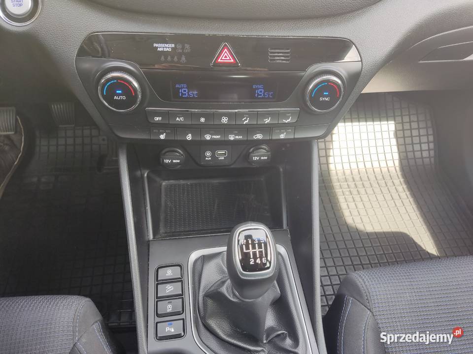 Hyundai Tucson 20 CRDi Bogata wersja Salon świętokrzyskie Święta Katarzyna