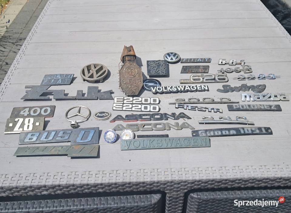 Stare emblematy samochodowe Oleśnica