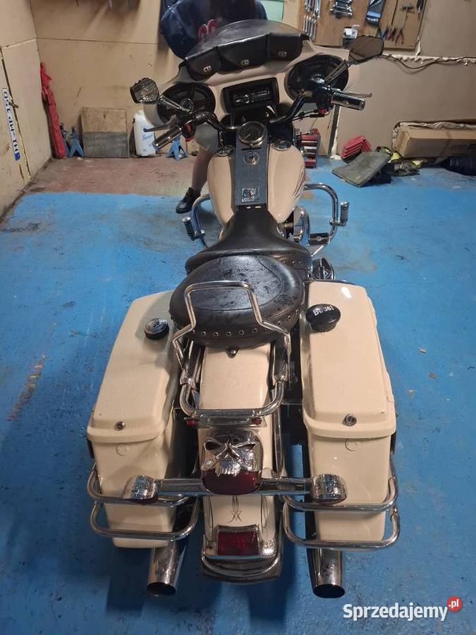 Harley Davidson Police Road King chopper Szymbark
