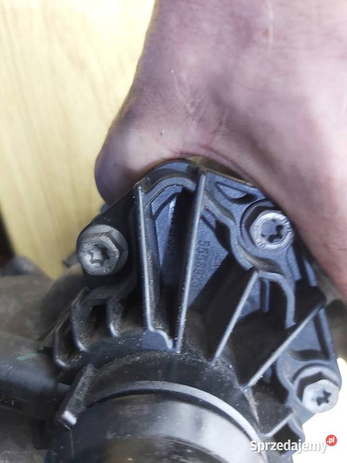 Chłodniczka oleju termostat16T LWC Opel 55571483 Bydgoszcz