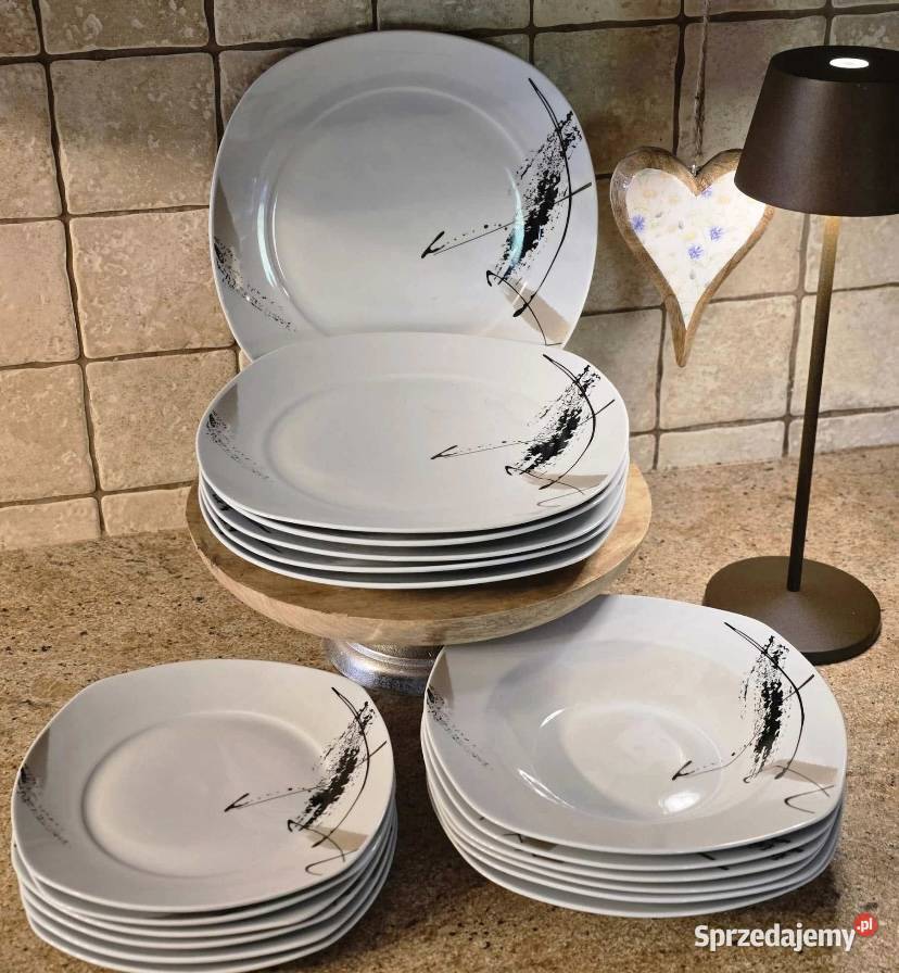 159 Zestaw 18 sztuk talerzy ślaczki Zabrze