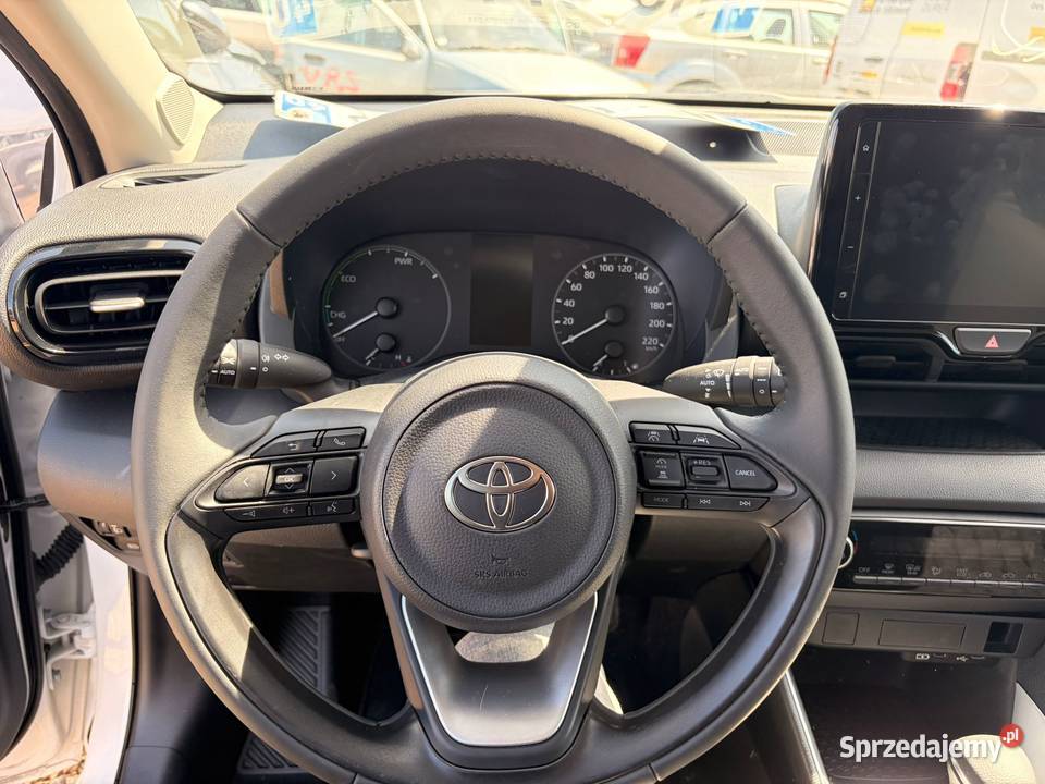 TOYOTA Yaris IV 16 Hybride 116 Dynamic HG677 4/5 Yaris Gdańsk sprzedam