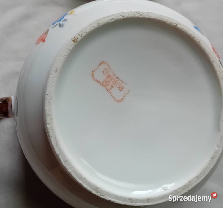 Cukiernica art deco z motywani kwiatowymi Koźminek