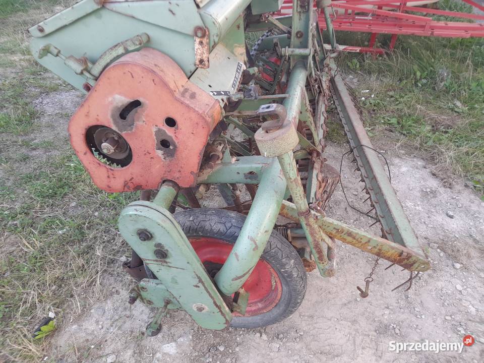 Siewnik zbożowy Hassia 2m13leji Pniówek