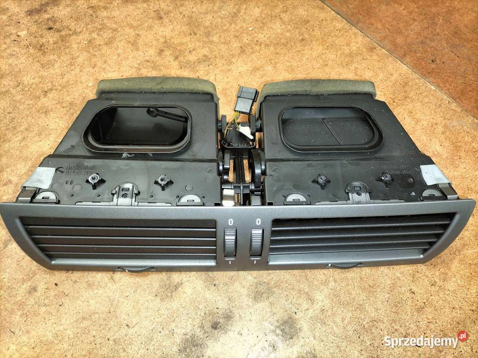 Kratka centralna nawiewu deski rozdzielczej BM Ogrzewanie postojowe Poręba