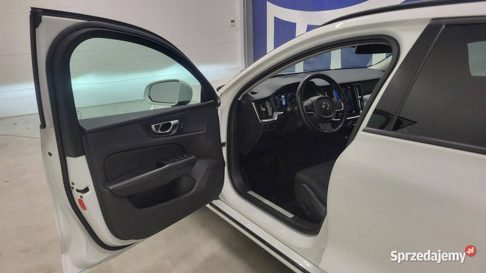 Volvo V60 B3 B Momentum Core aut II 2018 Grójec