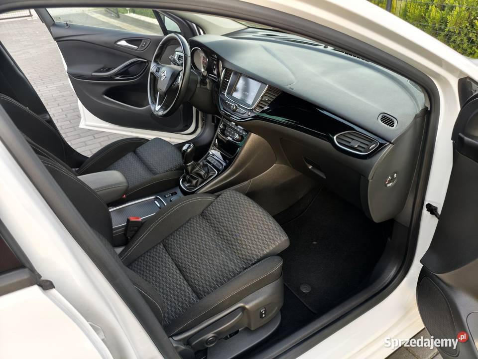 Opel Astra 14T benzyna 125 Sport Touer