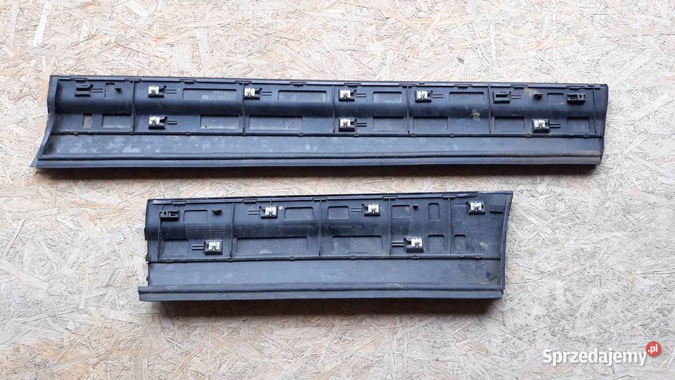 PORSCHE CAYENNE LISTWA DRZWI LEWA PRZÓD LEWY Karoseria Zatom Stary