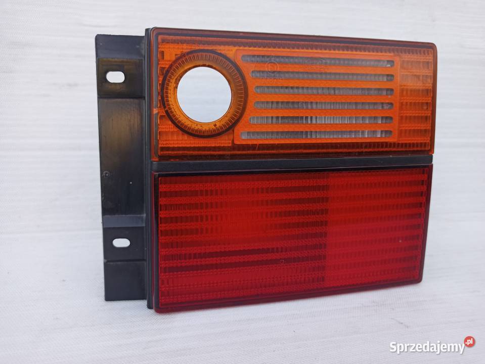 VW Vento lampa tył tylna prawa w klapę bagażnika Części łódzkie Sieradz