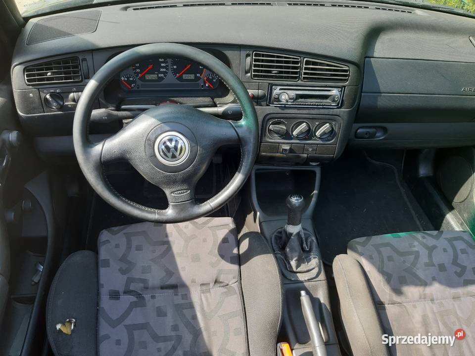 Czarny VW Golf IV Cabrio 18 Gaz 1998r Możliwa Aleksandrów Kujawski