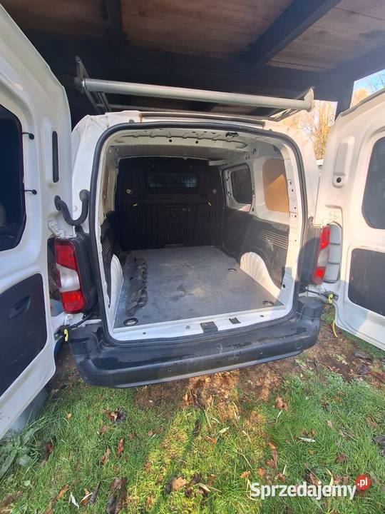 Peugeot Partner lekko uszkodzony klima navi mały śląskie Częstochowa